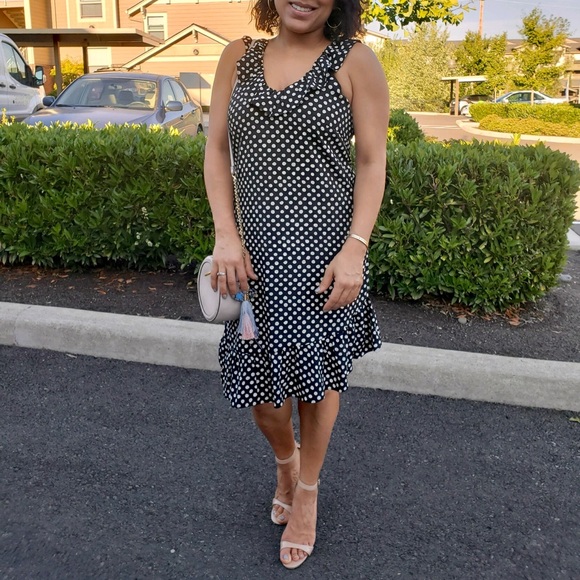 Black & white polka dot dress w/ruffle detail - Picture 2 of 7